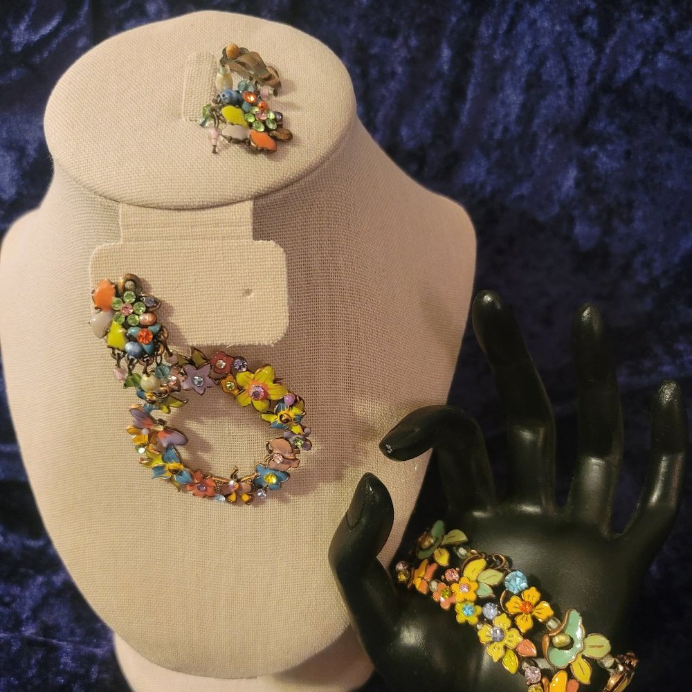 Great 1950s-1960s Enamel Set!!